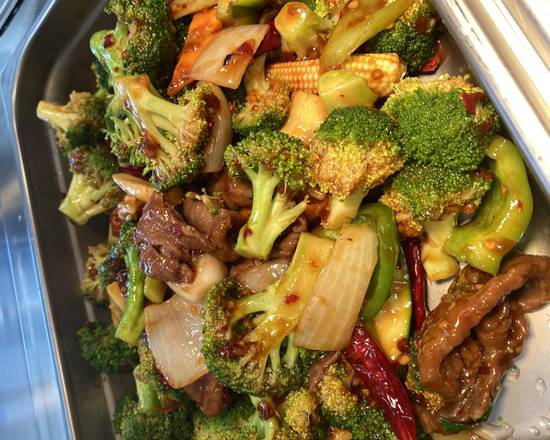 Order Beef Broccoli food online from Rose Chinese Fast Food store, Oxnard on bringmethat.com