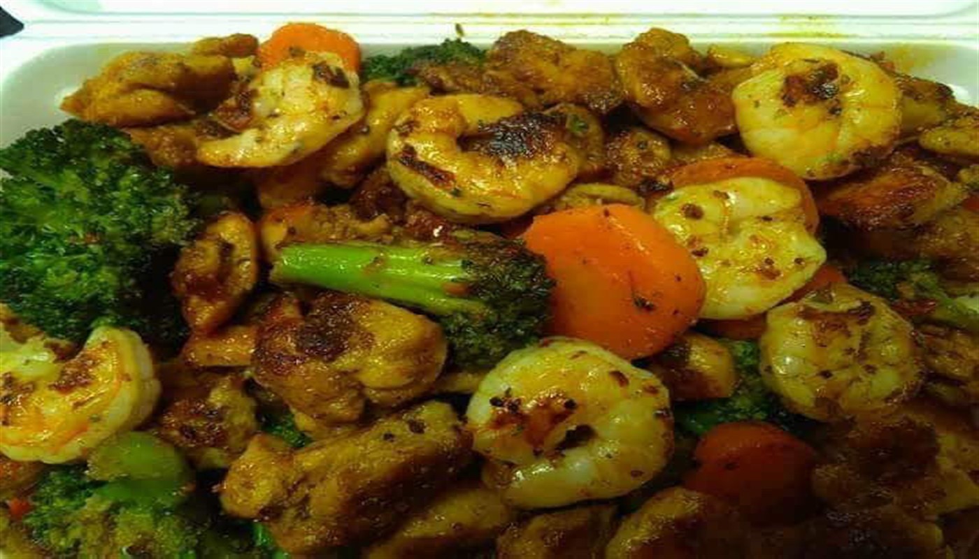 Order 5. Chicken & Shrimp Over Rice food online from Ny Halal Food Truck #2 store, Chester on bringmethat.com