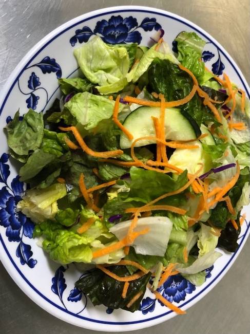 Order Side Green Salad food online from Rutts Hawaiian Cafe store, Gardena on bringmethat.com