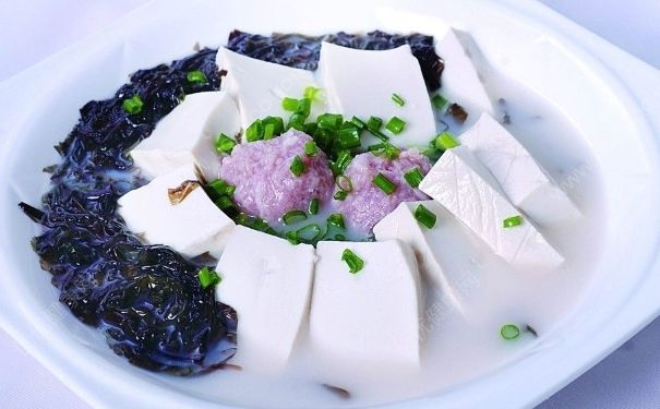 Order J2. Assorted Seafood with Seaweed and Tofu Soup 紫菜海鮮豆腐湯 food online from Hing Lung Cafe store, South San Francisco on bringmethat.com