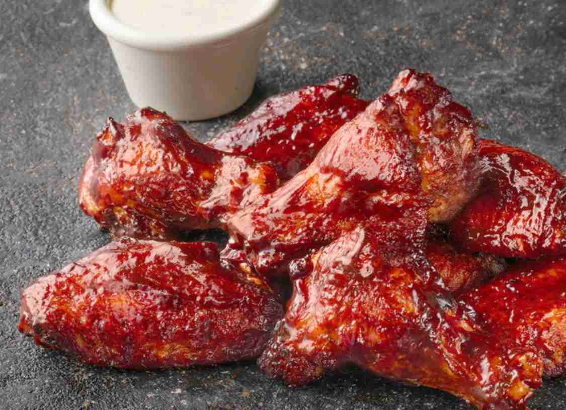 Order Papa Wings food online from Papa Johns Pizza store, Cleveland on bringmethat.com