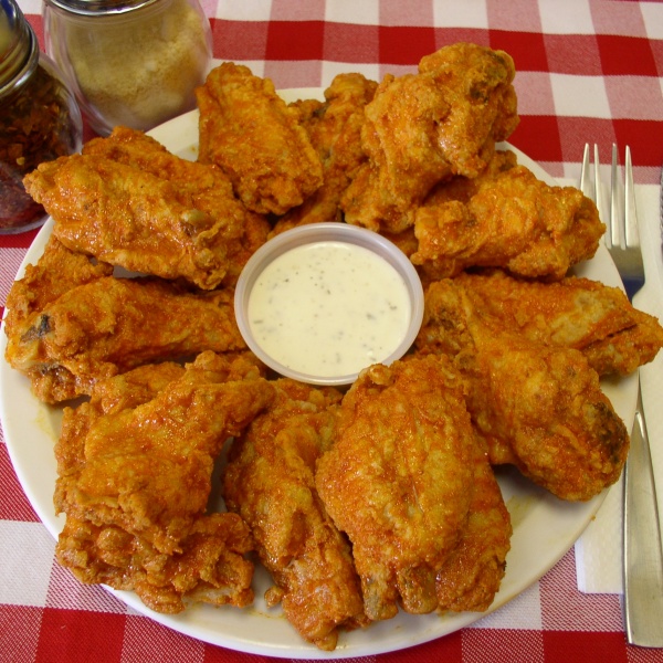 Order Spicy Chicken Wings food online from Premium Pizza store, San Jose on bringmethat.com