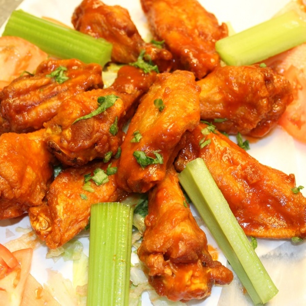 Order 8-Piece Wing Dinner food online from Golden Crust Pizza store, Providence on bringmethat.com