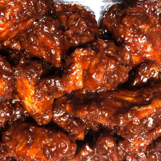 Order Sticky Wings Dinner food online from Carolyn Soul Food store, Jersey City on bringmethat.com