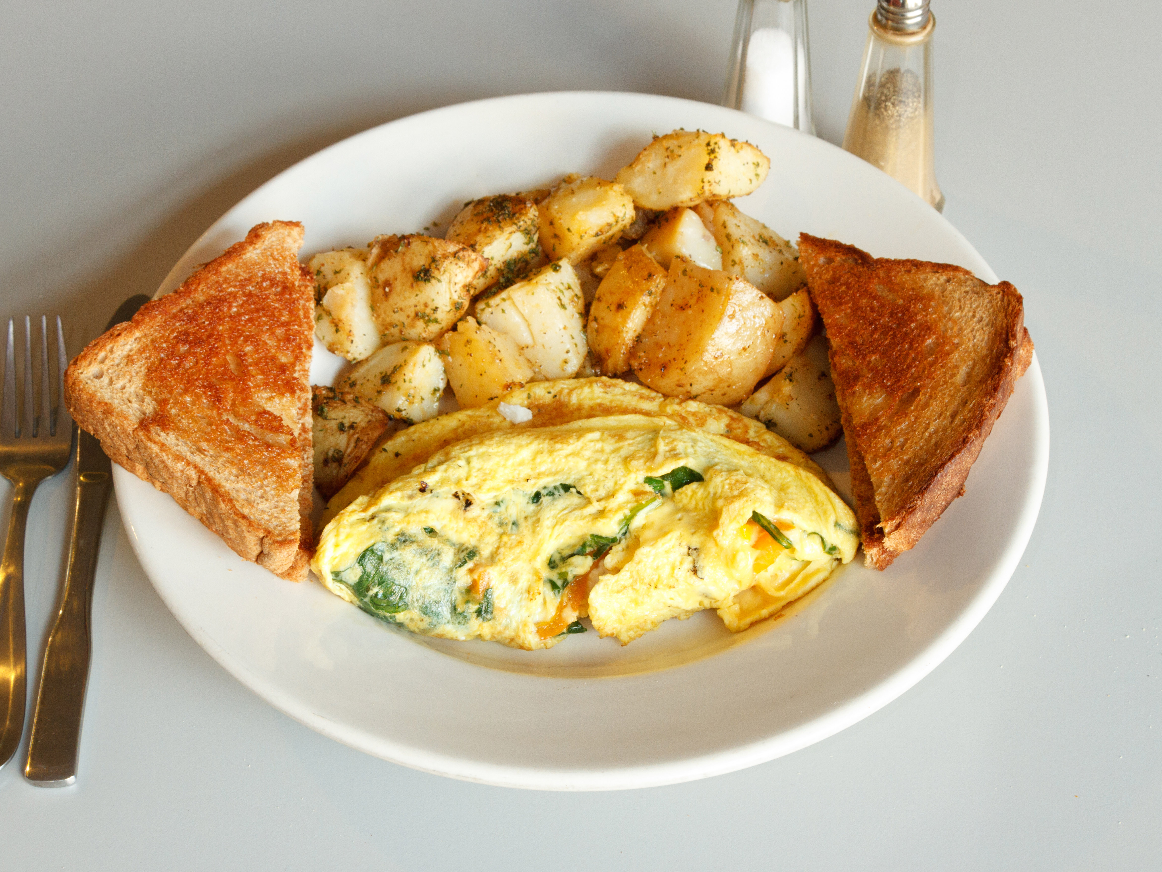 Order Spanish Omelet food online from Laz Cafe store, Boston on bringmethat.com