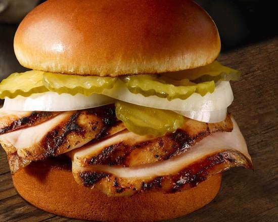 Order Chicken Breast Classic Sandwich food online from Dickey'S Barbecue Pit store, Las Vegas on bringmethat.com