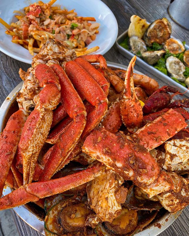 Order Snow Crab Legs food online from Rockin Cajun store, Carson on bringmethat.com