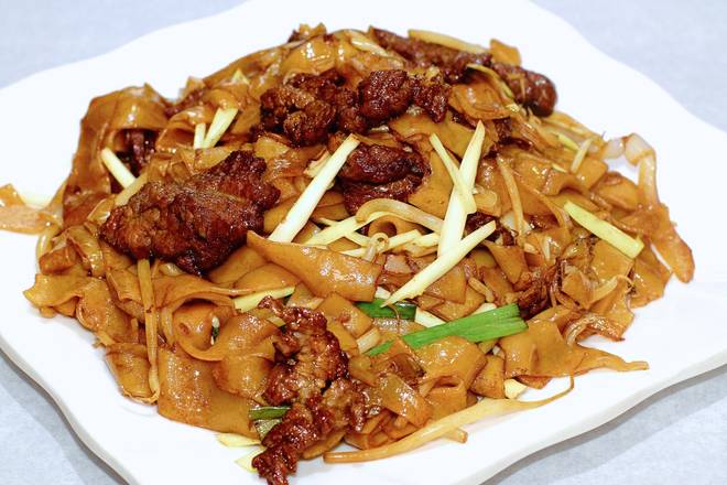 Order Beef Chow Fun in Dry Style 乾炒牛河 food online from Peking kitchen store, Brooklyn on bringmethat.com