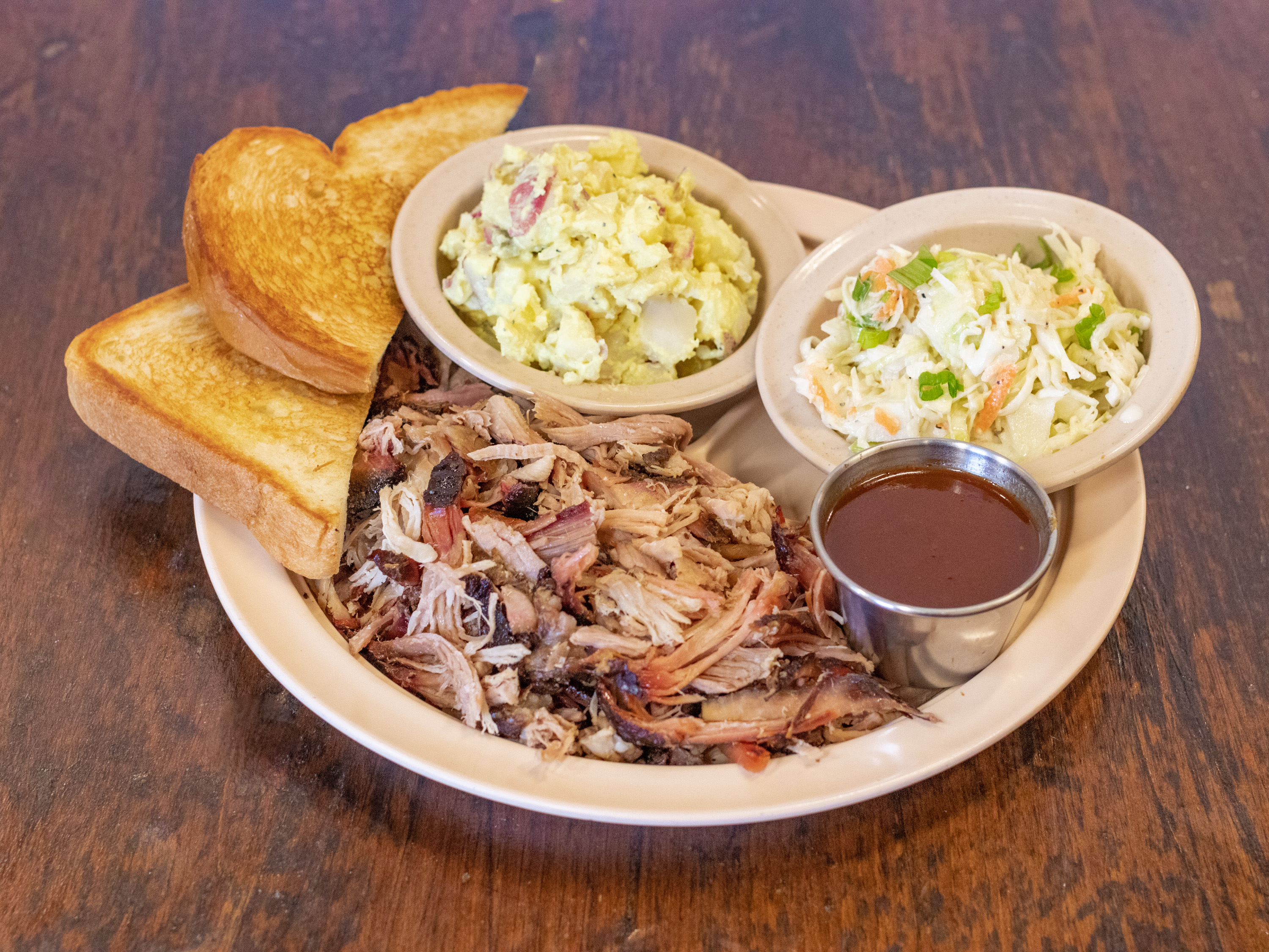 Order Pulled Pork Dinner Plate food online from Lyndon's Pit Bar-B-Q store, Houston on bringmethat.com