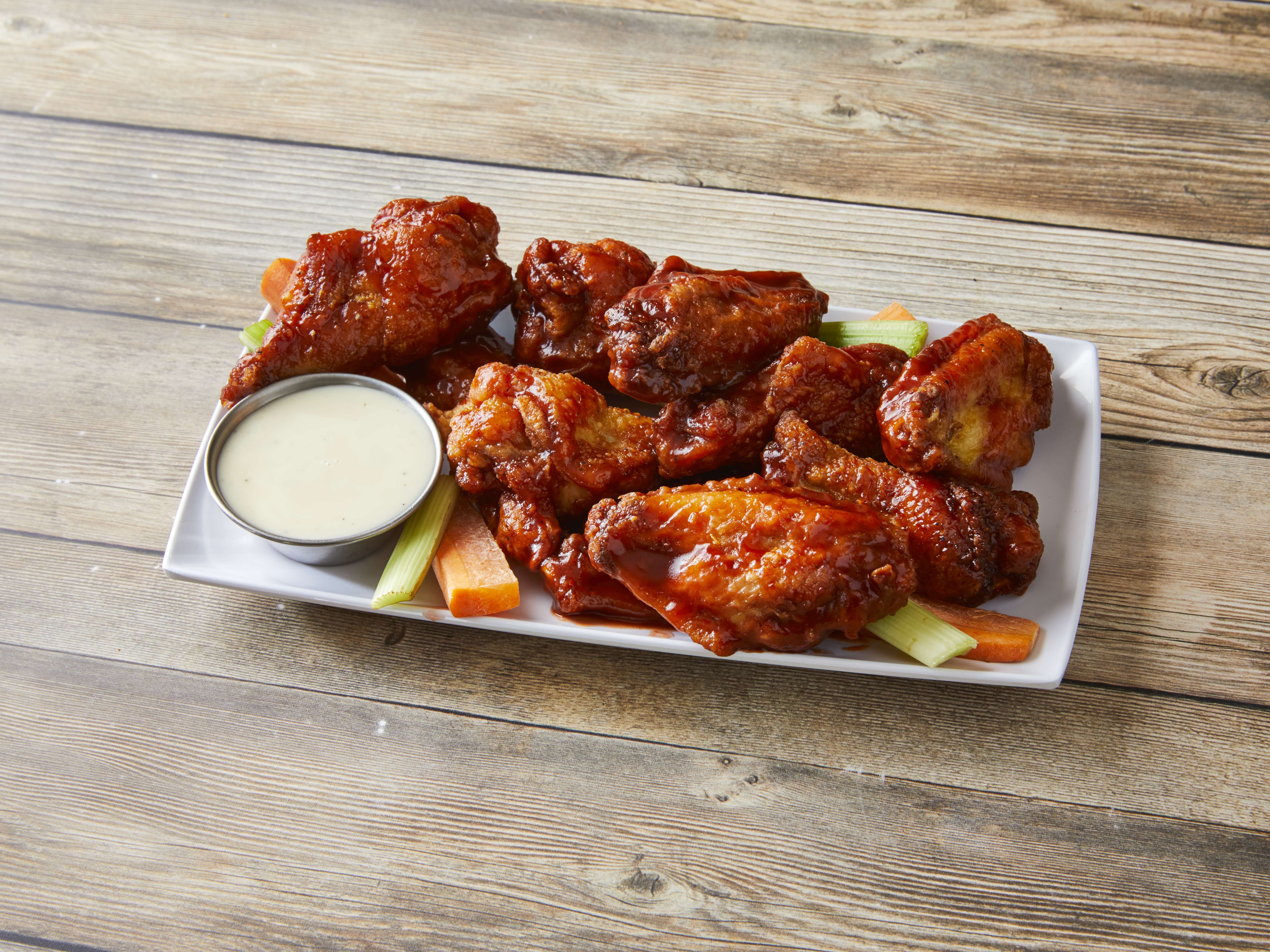 Order Chicken Wings food online from Ranalli's Pizza store, Chicago on bringmethat.com