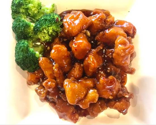Order General Tsos' Chicken 左宗鸡 ️ food online from New Sichuan store, Winston-Salem on bringmethat.com