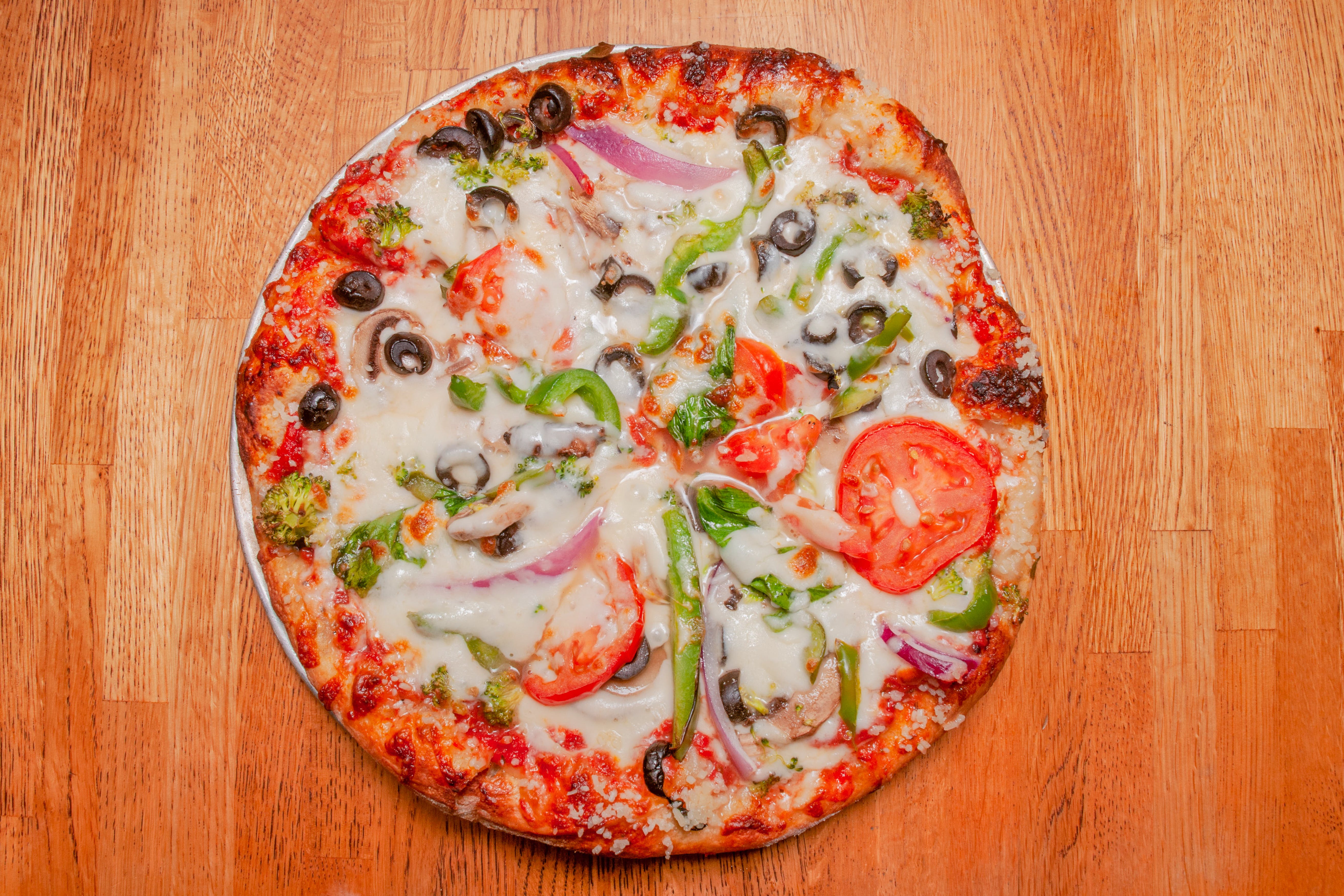 Order Veg Head Pizza - 10'' food online from Chow Pizza Bar store, Raleigh on bringmethat.com