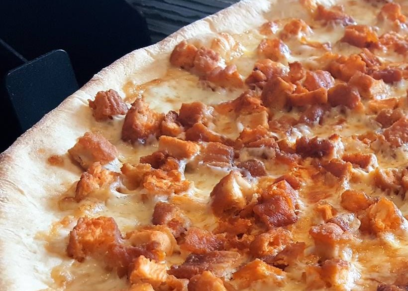 Order Buffalo Chicken Pizza food online from Slice Pizzeria store, Barrington on bringmethat.com