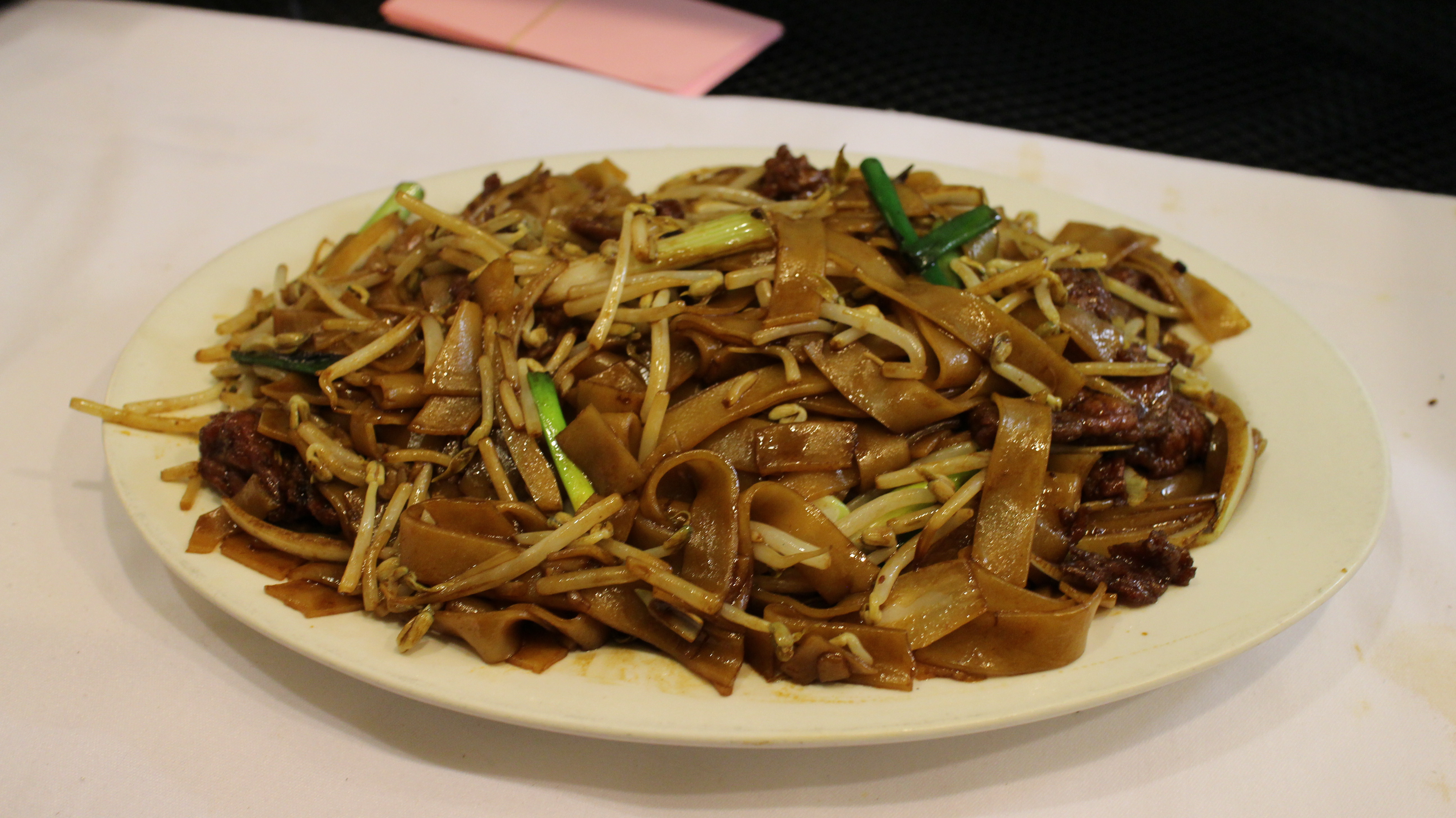 Order Beef Chow Fun with Soy Sauce food online from Oak Tree Inn store, South Pasadena on bringmethat.com