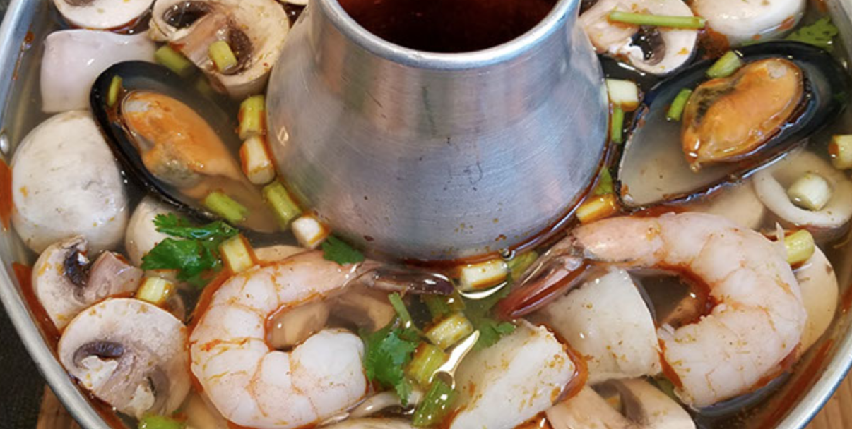 Order S11. Tom Yum Seafood Soup food online from Sawasdee Thai Cuisine store, Ventura on bringmethat.com