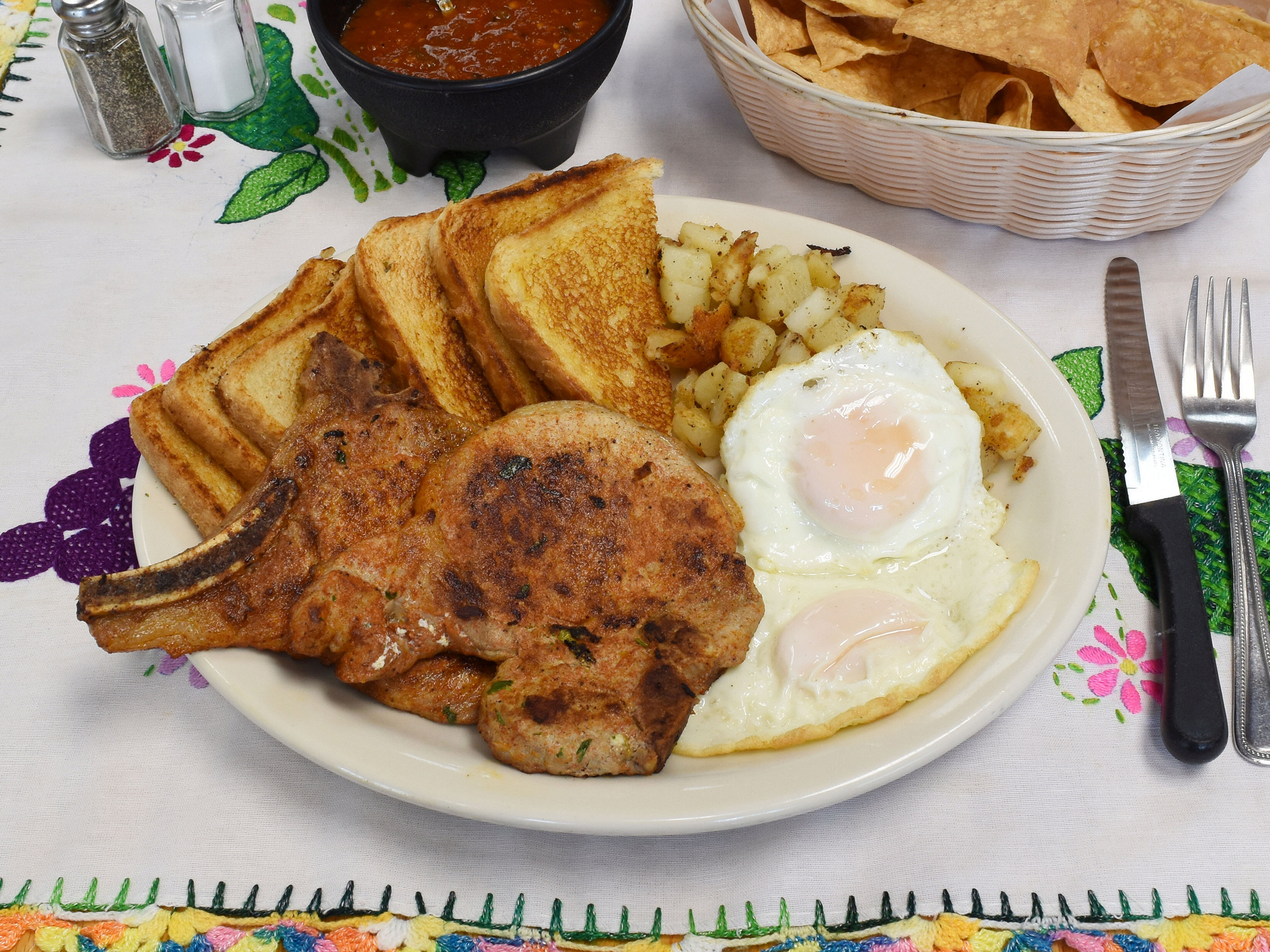 Order Leo's Breakfast food online from Huaraches Mexican Restaurant store, Chicago on bringmethat.com