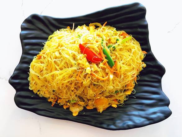 Order Singapore Rice Noodles food online from Gu Kitchen store, Chamblee on bringmethat.com