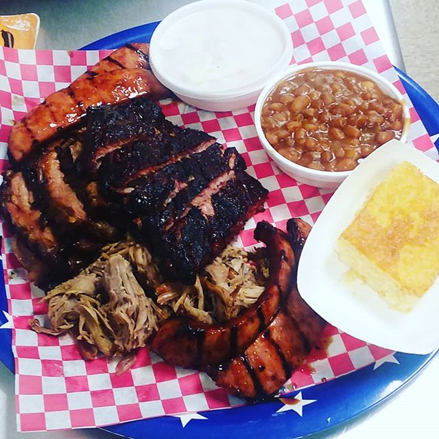 Order Ultimate Platter food online from Ohio City BBQ store, Cleveland on bringmethat.com