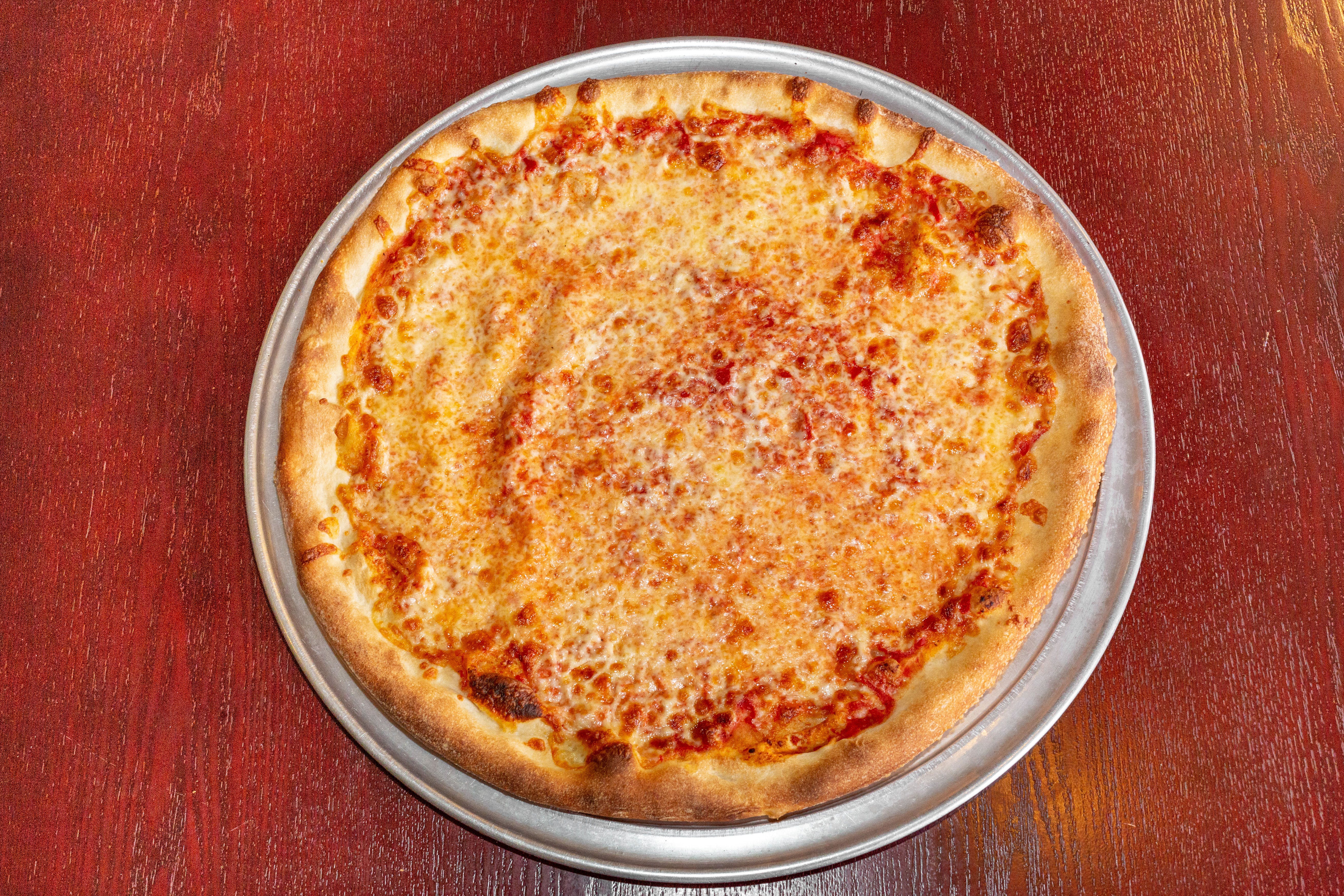 Order Hand Tossed Plain Pizza - 15" food online from Silvana Italian Cuisine store, Pennsville on bringmethat.com