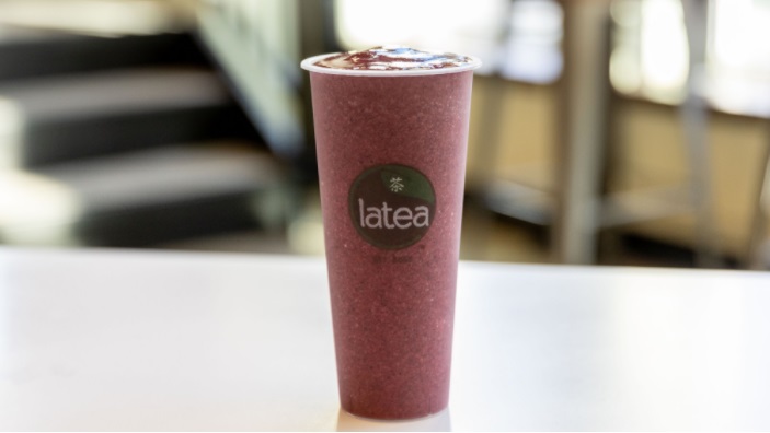 Order *Very Berry Smoothie food online from Latea Bubble Tea Lounge store, Indianapolis on bringmethat.com