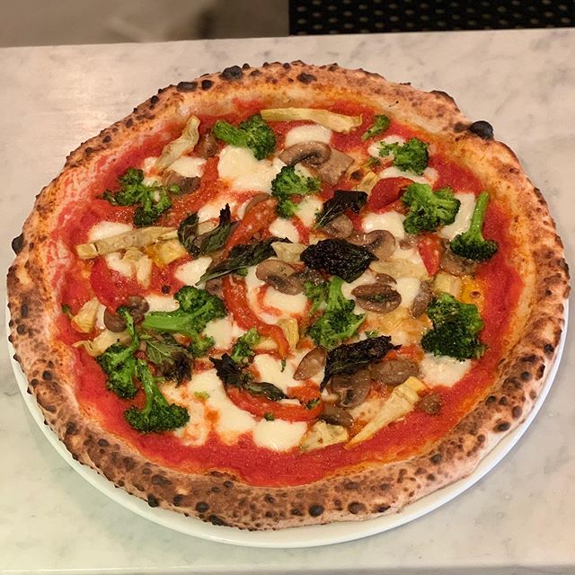 Order Vegetariana Pizza food online from Masseria dei Vini store, New York on bringmethat.com