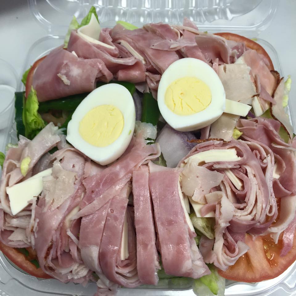 Order Chef's Salad food online from Big Z Pizza store, Newark on bringmethat.com