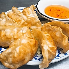 Order Golden Dumpling food online from Pad Thai Restaurant store, Fairbanks on bringmethat.com