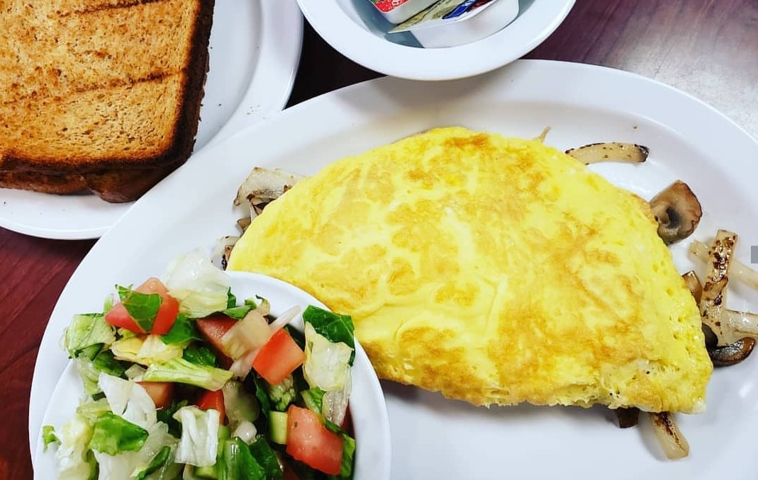 Order Mushrooms and Onion Omelette food online from Pico Cafe store, Los Angeles on bringmethat.com