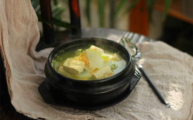 Order 19. Quart of Vegetable with Tofu Soup food online from China Joy Restaurant store, Jacksonville on bringmethat.com