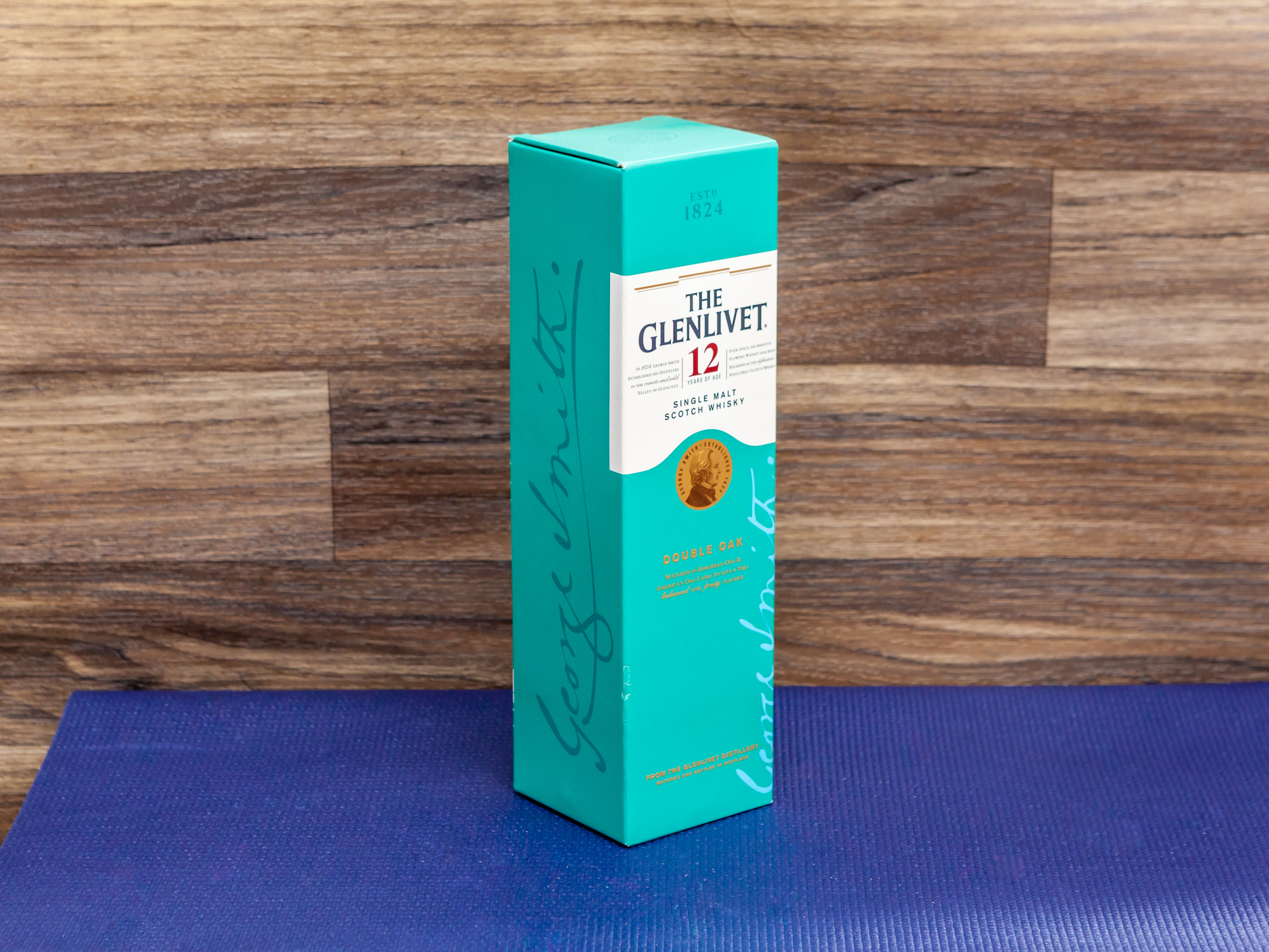 Order The Glenlivet 12 Year Old, 750 ml. Scotch, 40.0% ABV food online from Day & Night Liquor & Market store, Venice on bringmethat.com