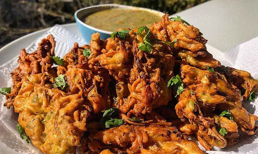 Order 6 Veg Pakora food online from Great Himalayan Indian Cuisines store, Moore on bringmethat.com