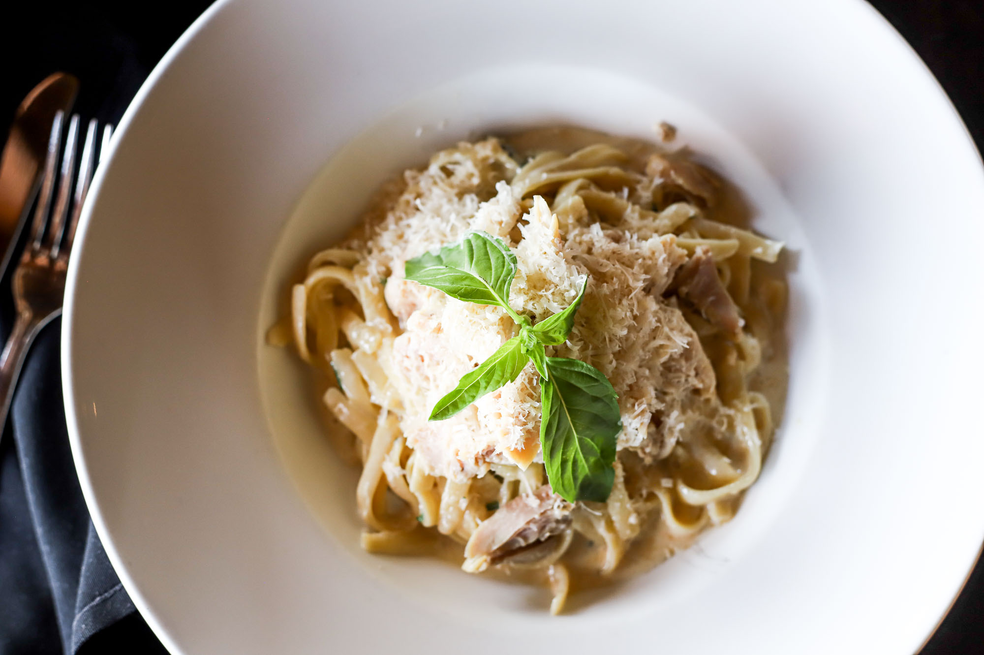 Order Fettuccine Alfredo with Chicken food online from Doolittles Woodfire Grill store, Eagan on bringmethat.com