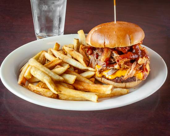 Order Hickory Burger (8 oz) food online from Smokehouse Bar-b-Que store, Kansas City on bringmethat.com