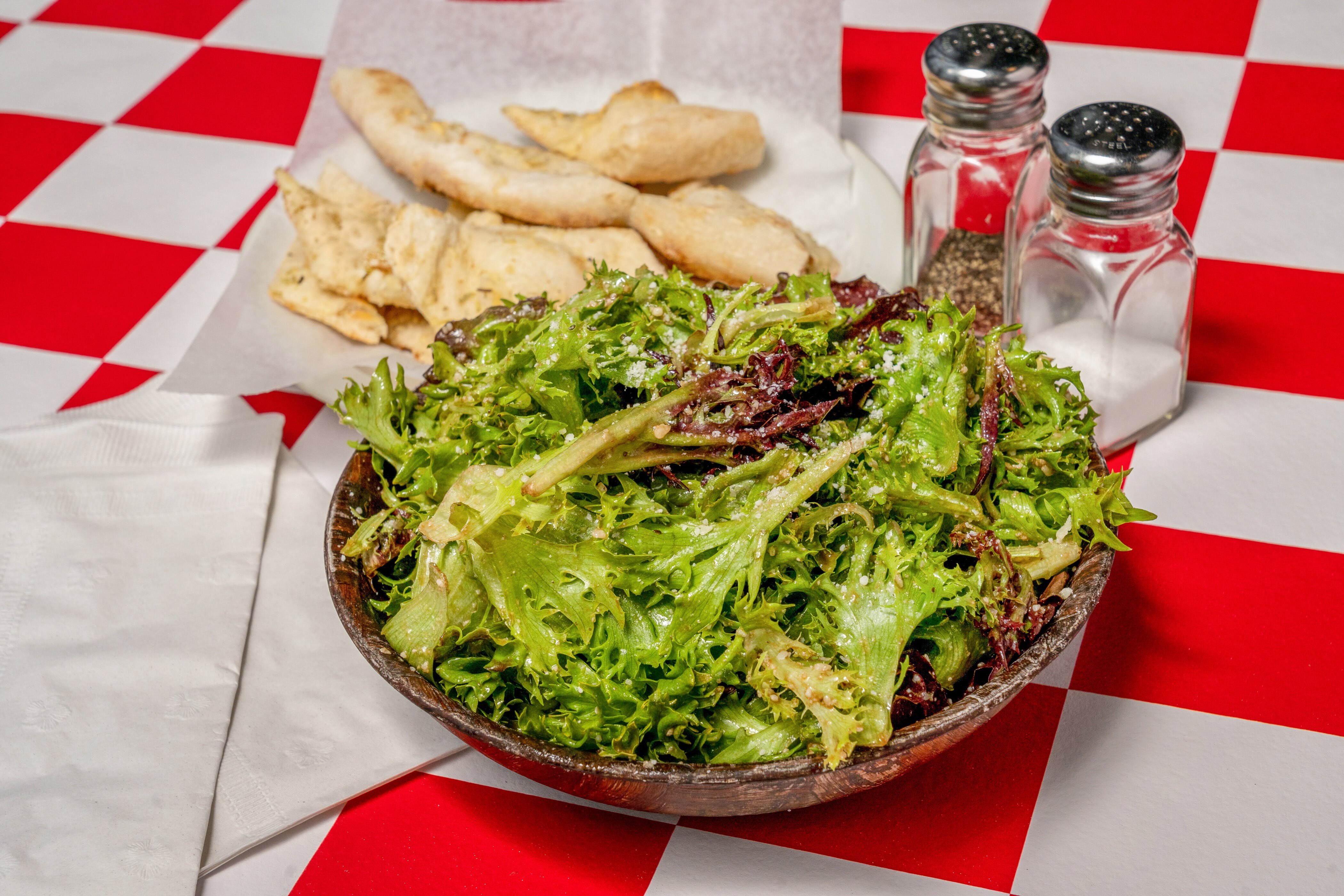 Order Field Greens Salad - Small food online from Pizza Works store, Old Saybrook on bringmethat.com