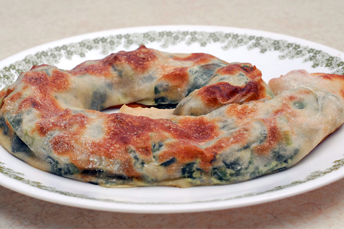 Order Spinach Roll food online from Galleria Pizza store, Ozone Park on bringmethat.com