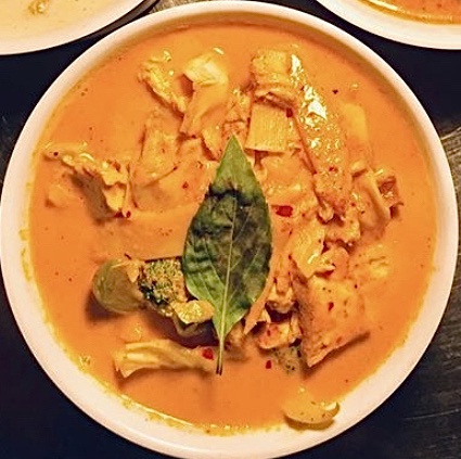 Order Gang Ped (Red Curry) food online from Thai Taste store, Carbondale on bringmethat.com
