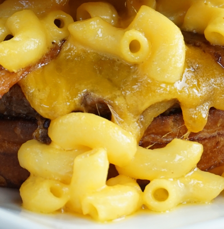 Order Mac & Cheese food online from Danny's Pizza & Burger Bar store, Chicago on bringmethat.com