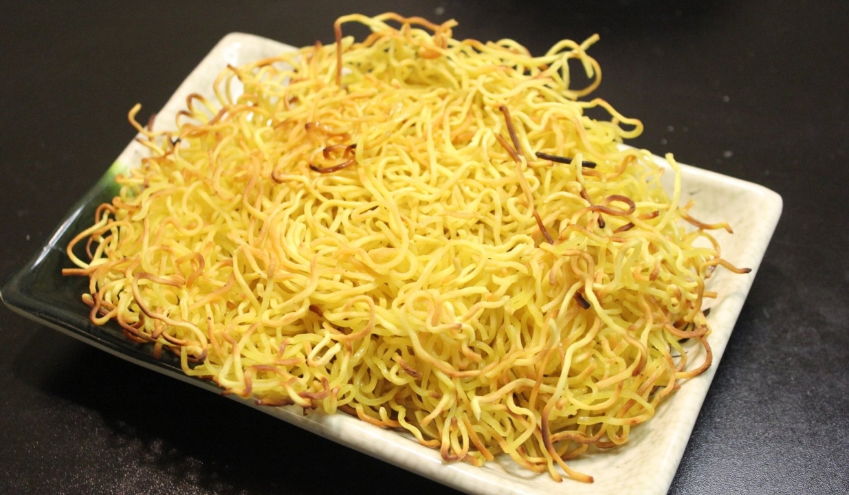 Order Pan Fried Noodle 煎唐庒面 food online from New Peking store, Crystal Lake on bringmethat.com