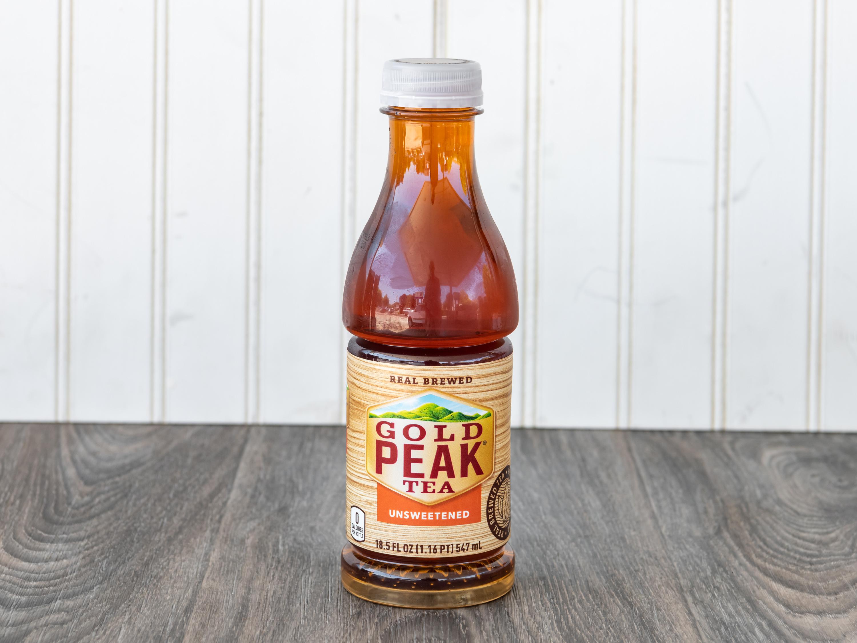 Order Gold Peak Unsweet Tea 18.5 oz food online from Chevron Extramile store, Castro Valley on bringmethat.com