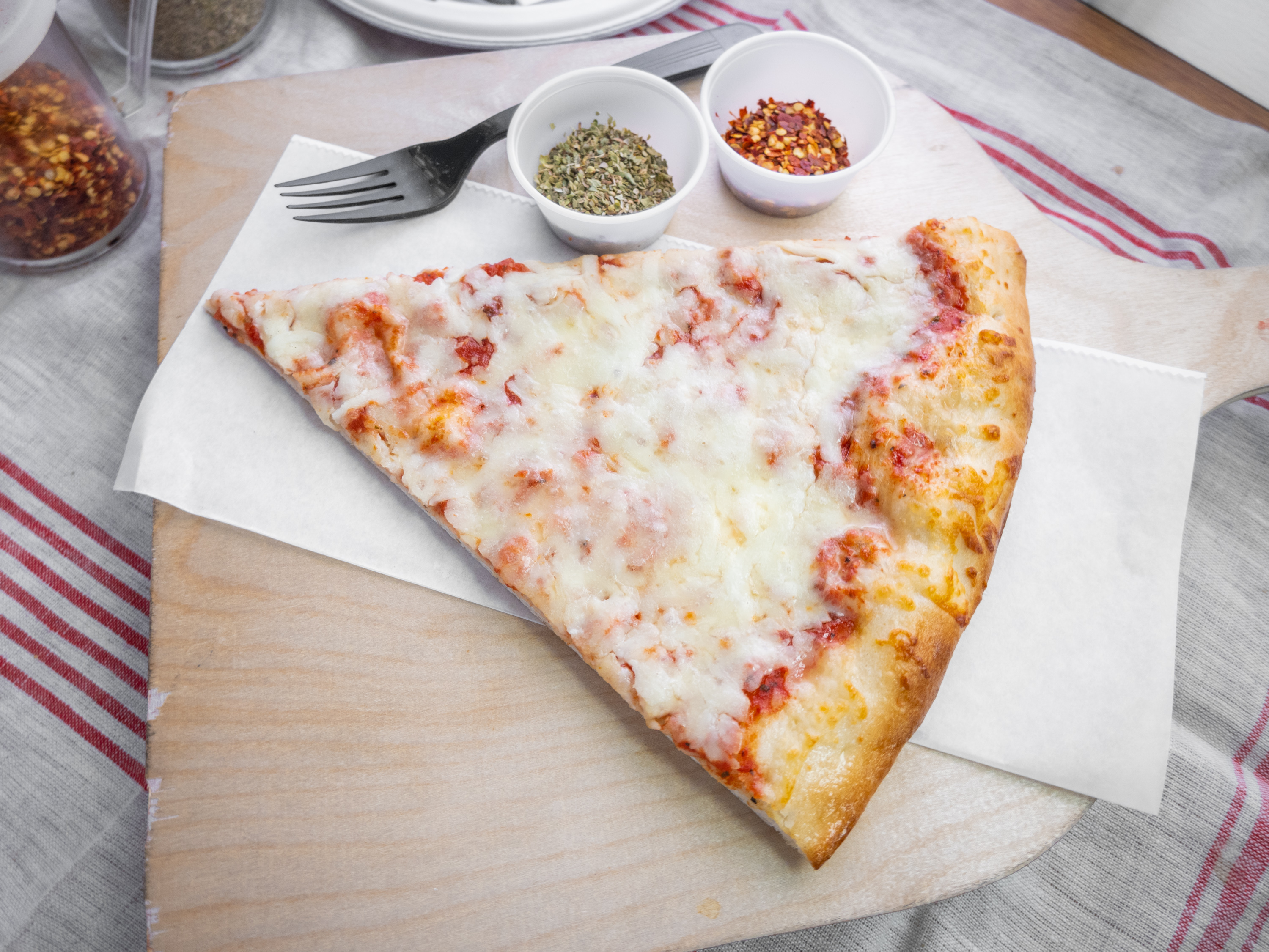 Order White Pizza food online from Garden's Pizza store, Philadelphia on bringmethat.com