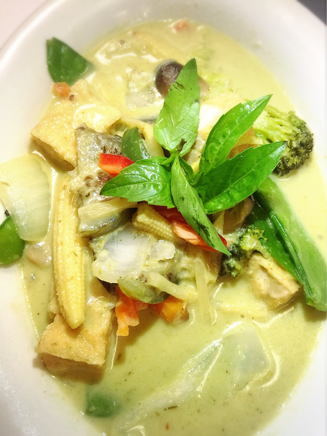 Order Green Curry Veggie food online from Thai Lemongrass store, Alexandria on bringmethat.com