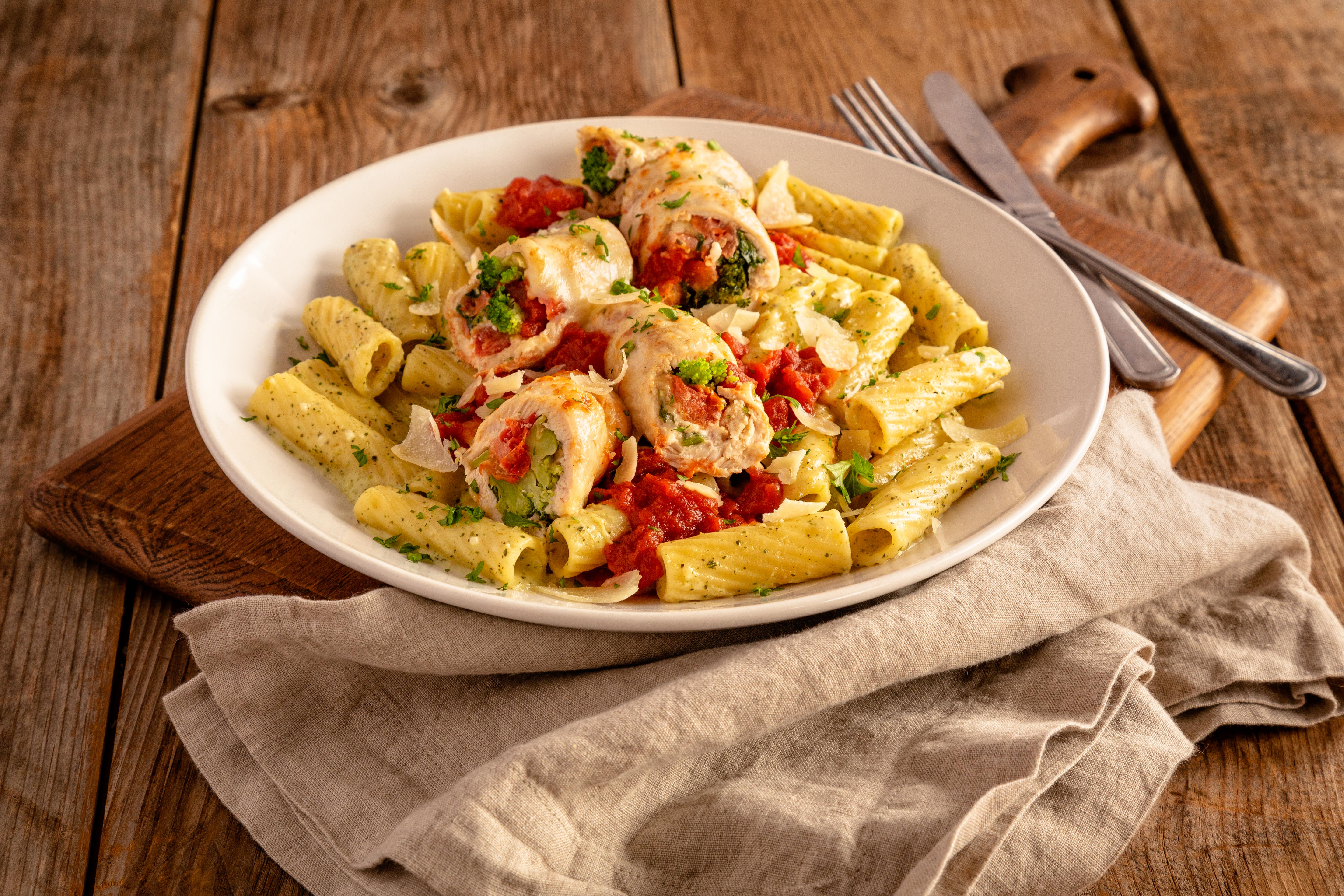 Order Chicken Spinoccoli Pasta food online from Uno Chicago Grill store, Frederick on bringmethat.com