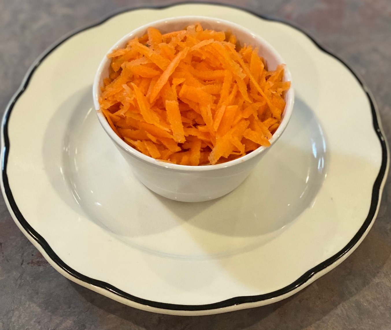 Order Shredded Carrots food online from Oliveiras Peabody store, Peabody on bringmethat.com