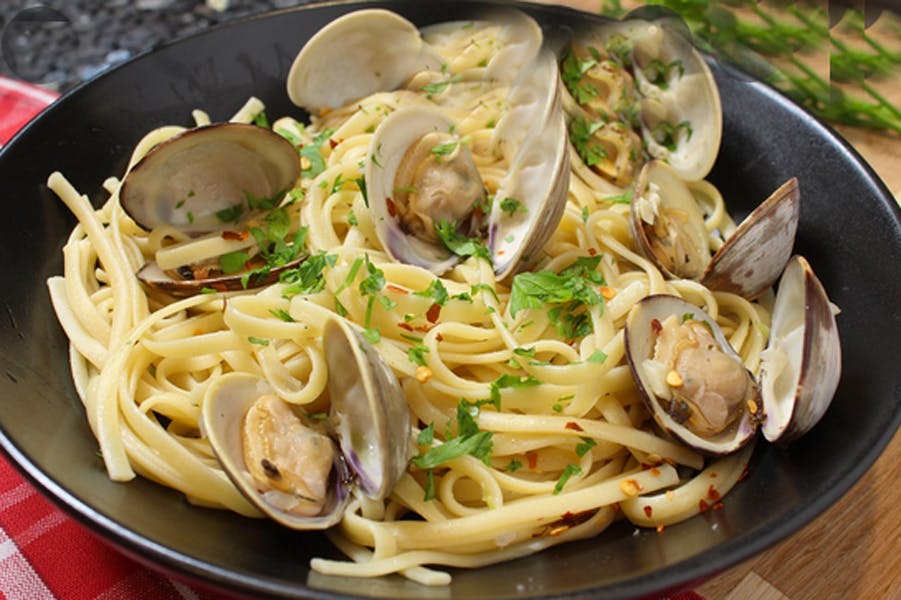 Order Linguini with Clams - Pasta food online from Brother Bruno Pizza store, Washingtonville on bringmethat.com