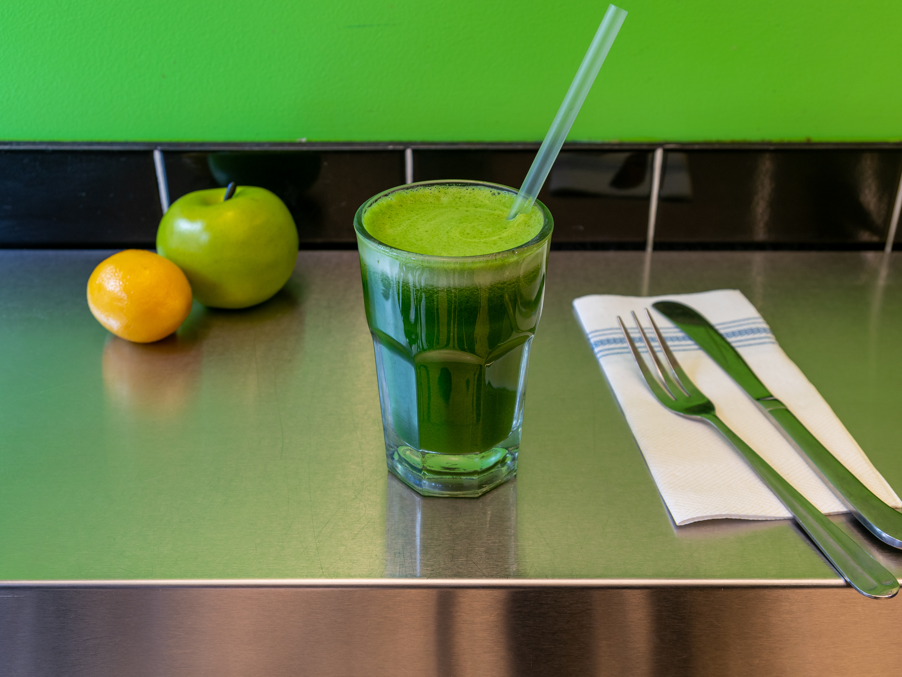 Order Good Greens Juice food online from The Juice Shop - Penn Plaza store, New York on bringmethat.com