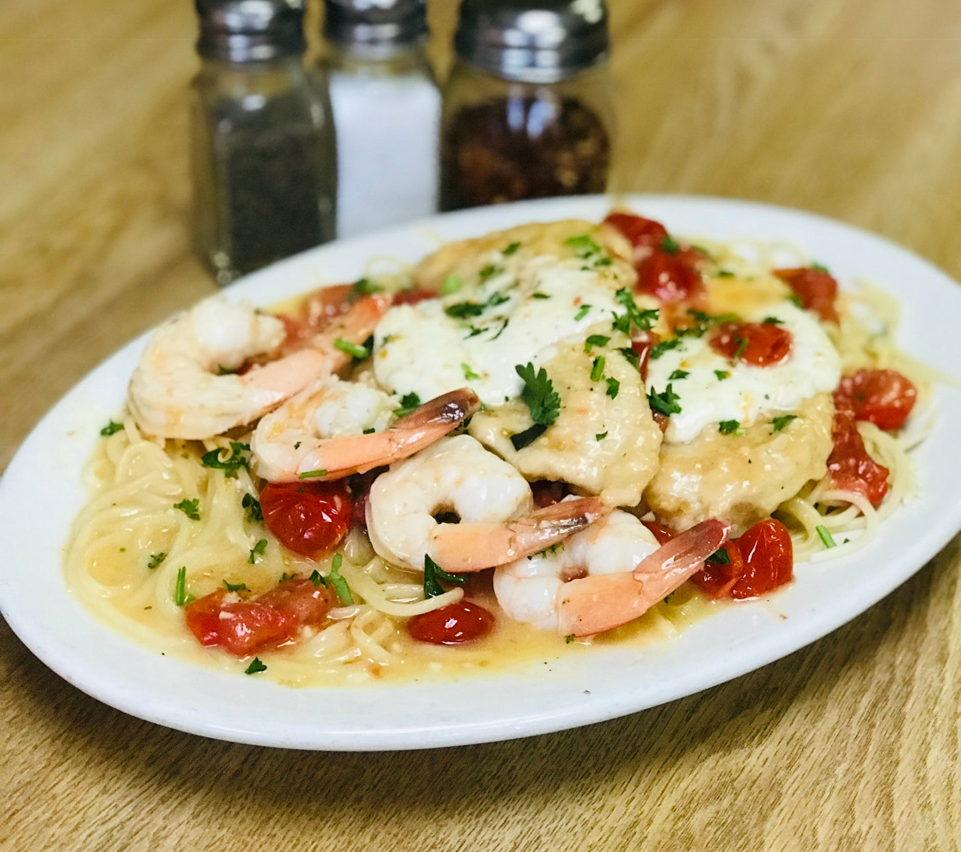 Order Chicken & Shrimp Sofia - Entree food online from Nonna Rosa Pizzeria store, Norristown on bringmethat.com