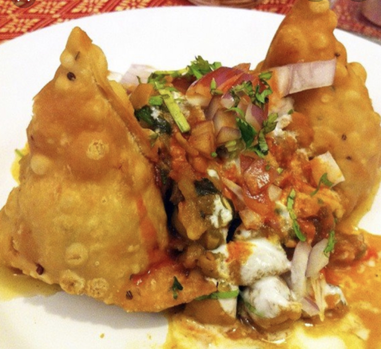 Order Samosa Chaat (Veggie) food online from Royal Kitchen Indian Restaurant store, Oakland on bringmethat.com