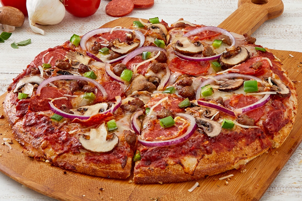 Order Supreme Pizza food online from Schlotzskys Deli store, Humble on bringmethat.com