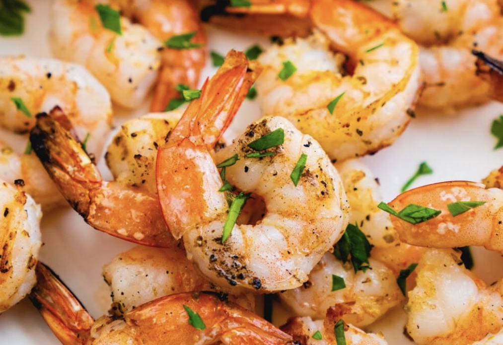 Order 1 lb. Shrimp Bag food online from 7 Cravings Soulfood Seafood Express store, Cleveland on bringmethat.com
