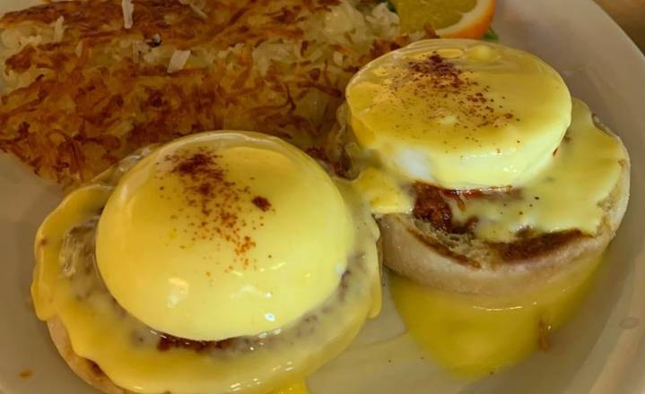 Order Classic Egg Benedict food online from Loru Cafe store, Camarillo on bringmethat.com
